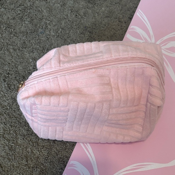 makeup bag - Picture 1 of 1